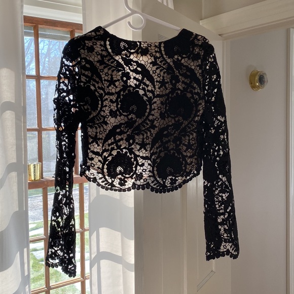 Stone cold fox lace top - Picture 3 of 6